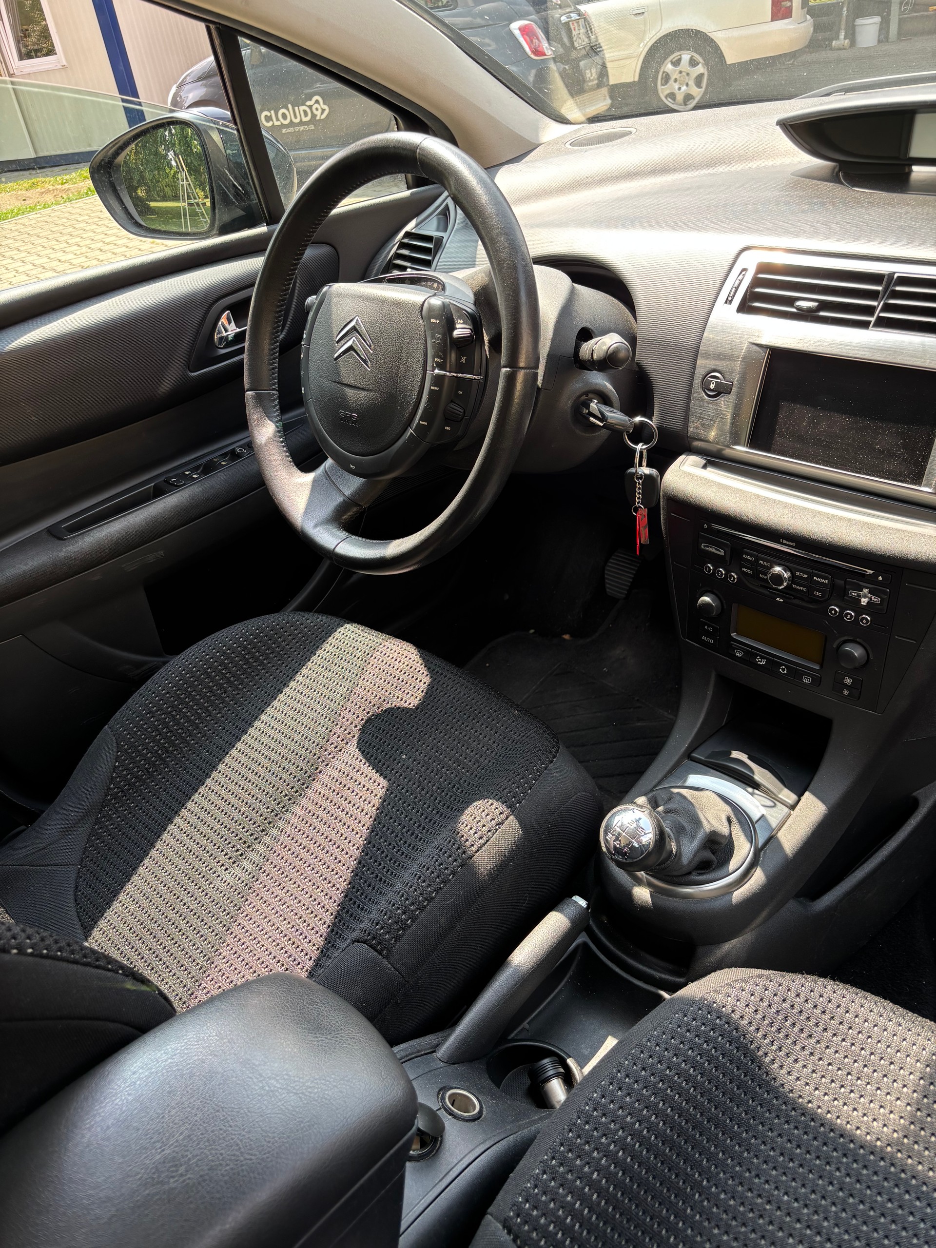 CITROEN C4 Berline 1.6i 16V VTR (Pack)-image-6