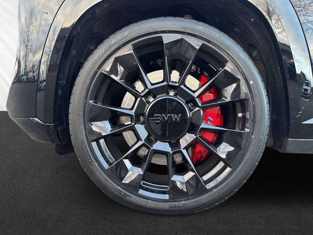 BMW XM xDrive 50e PHEV Steptronic-image-9
