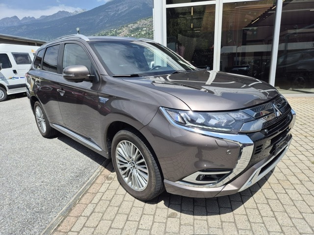 MITSUBISHI Outlander 2.4 PHEV Diamond 4WD Automatic-showroom-element-1
