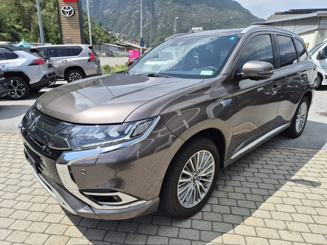 MITSUBISHI Outlander 2.4 PHEV Diamond 4WD Automatic