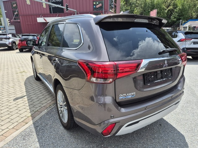 MITSUBISHI Outlander 2.4 PHEV Diamond 4WD Automatic-showroom-element-2