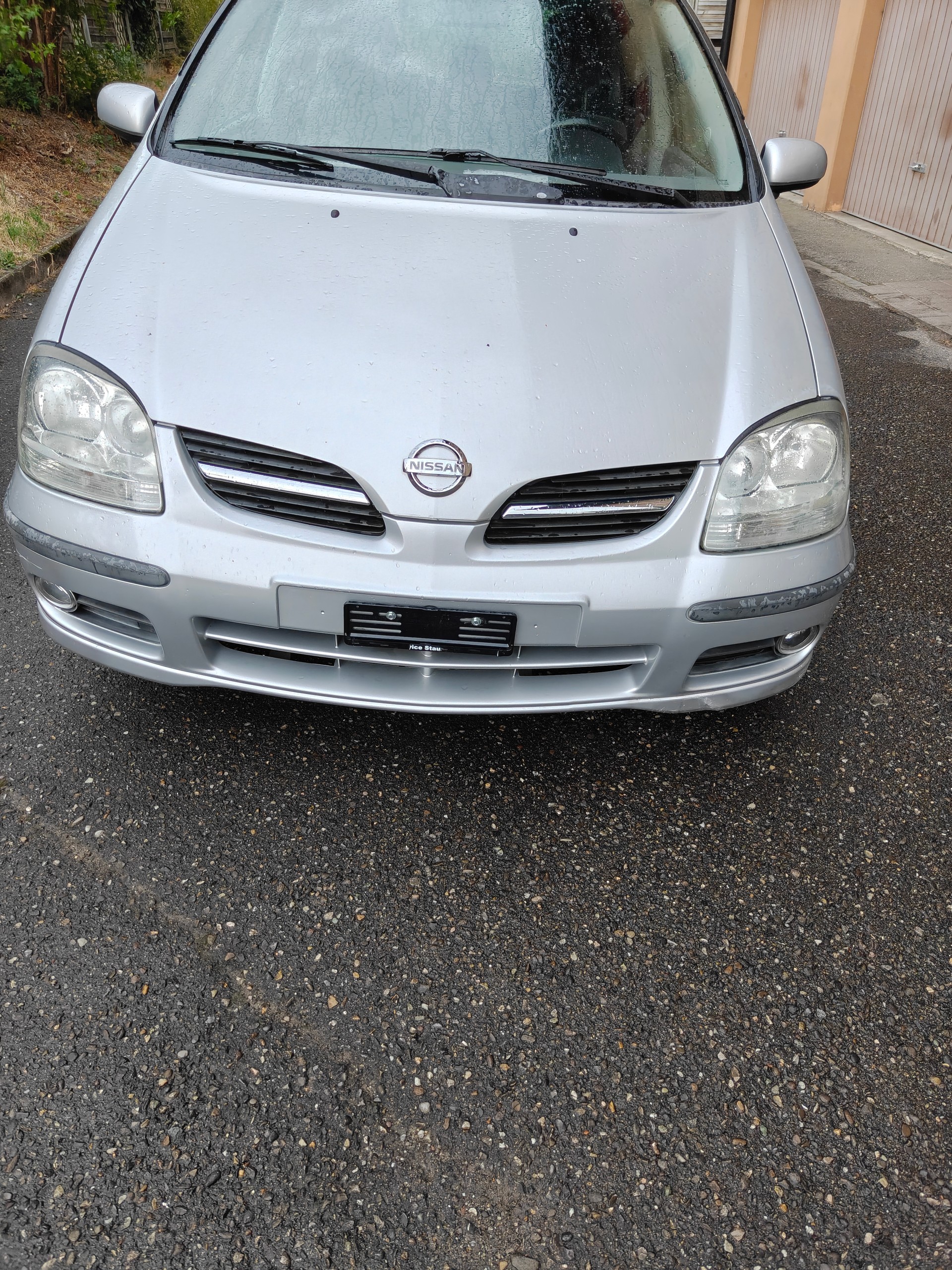 NISSAN 1.8 visia
