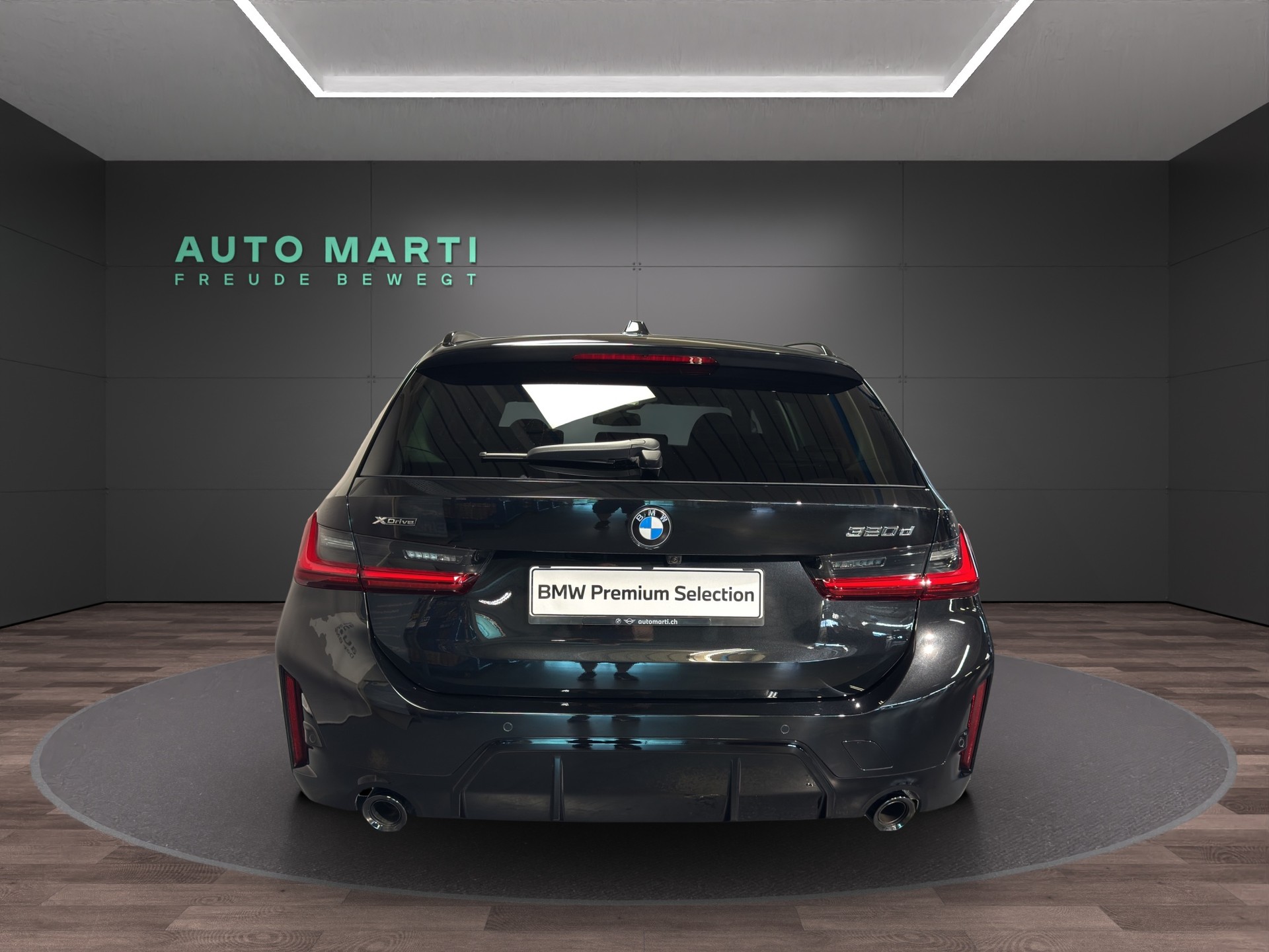 BMW 320d xDrive Touring M Sport-showroom-element-2