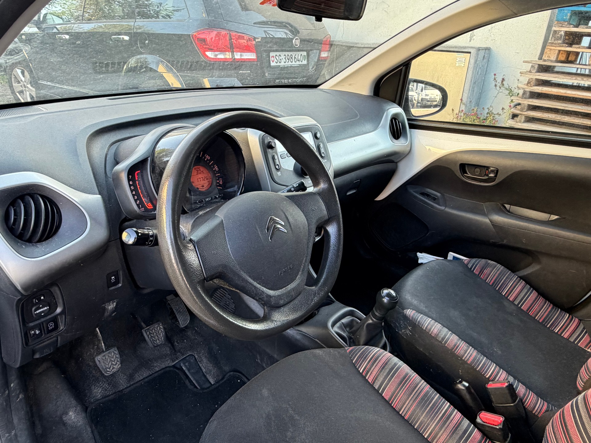 CITROEN C1 1.0 e-VTi Stop&Start Feel Airscape-image-10