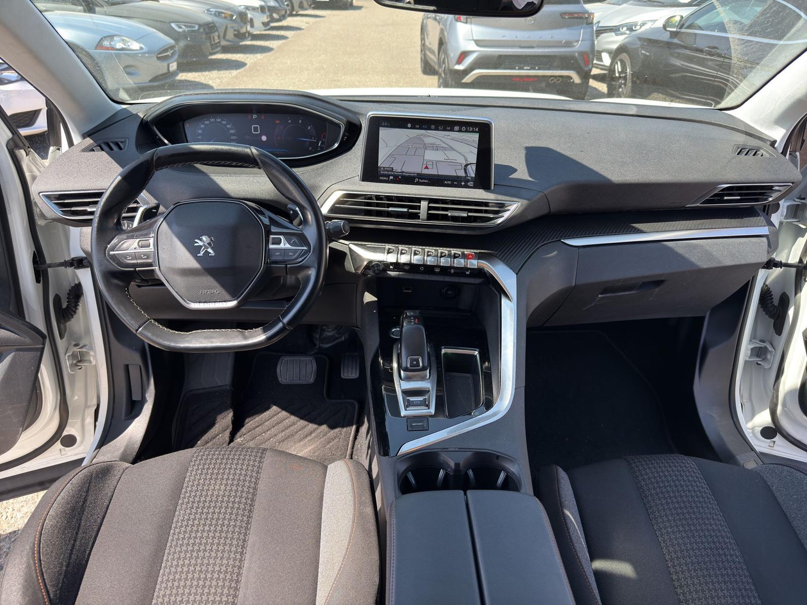 PEUGEOT 5008 1.5 BlueHDi Business Line-image-9