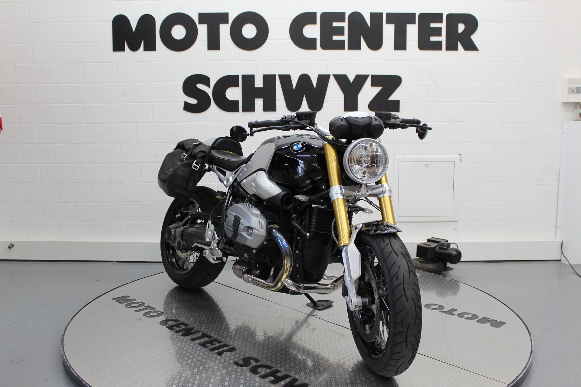 BMW R nineT ABS-showroom-element-1