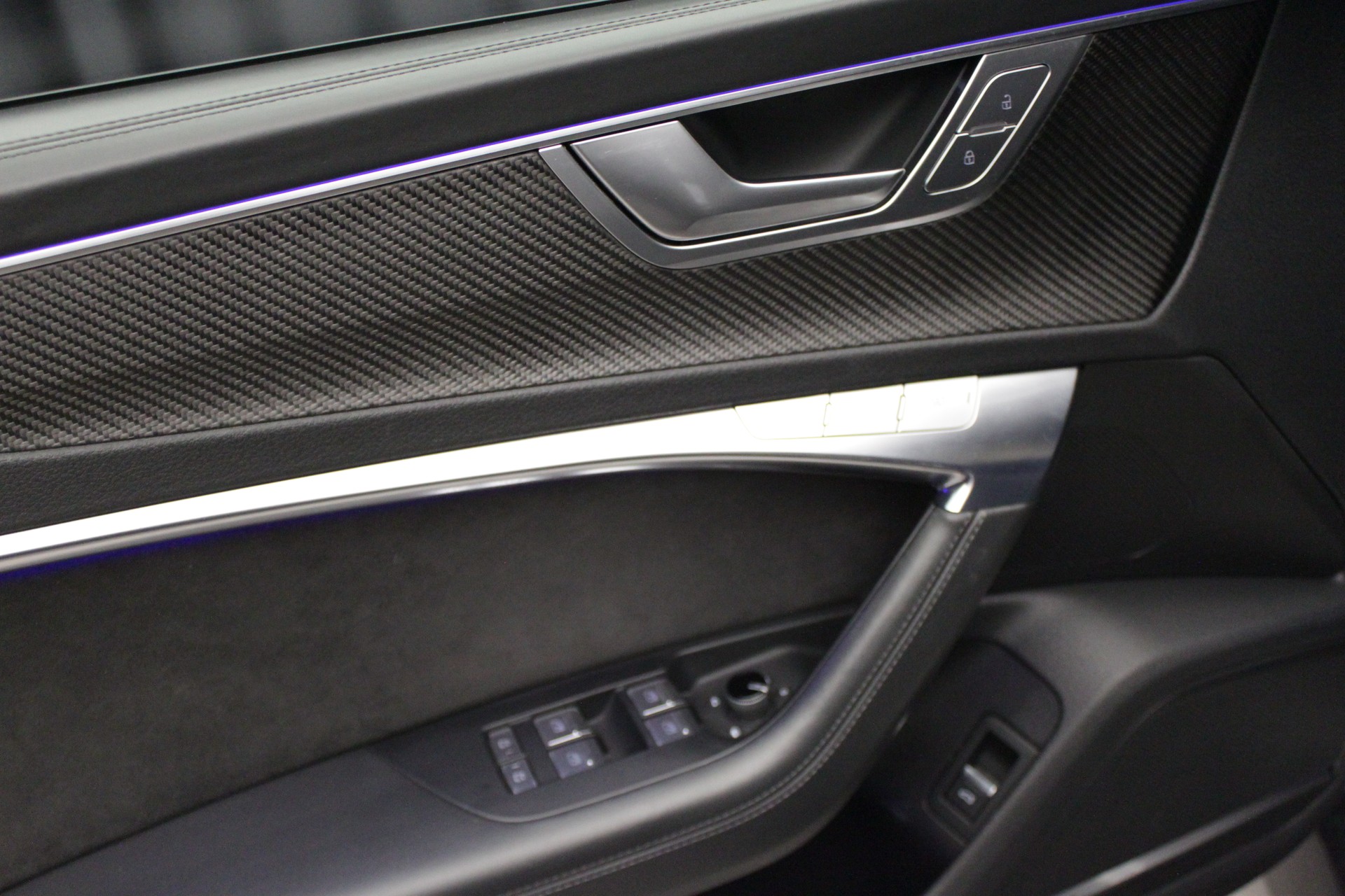 AUDI RS6 Avant 4.0 TFSI V8 quattro-image-18