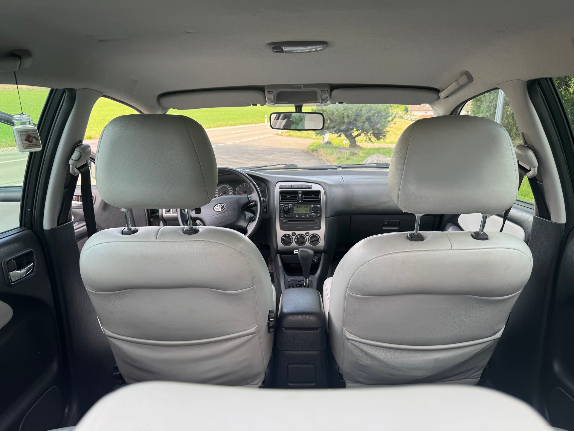 TOYOTA Avensis 2.0 VVT-i Linea Sol Plus Liftback-image-7