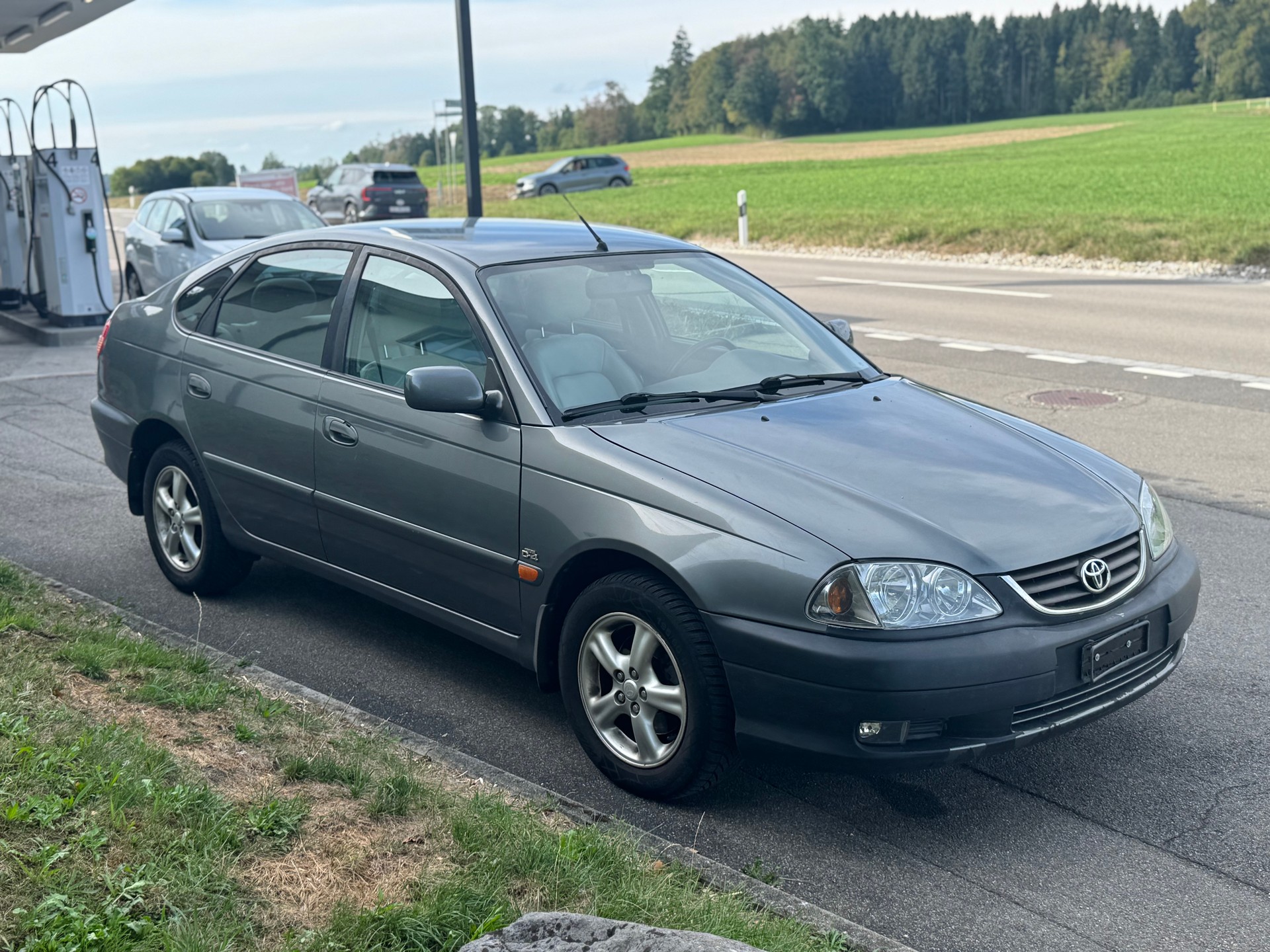 TOYOTA Avensis 2.0 VVT-i Linea Sol Plus Liftback-image-2