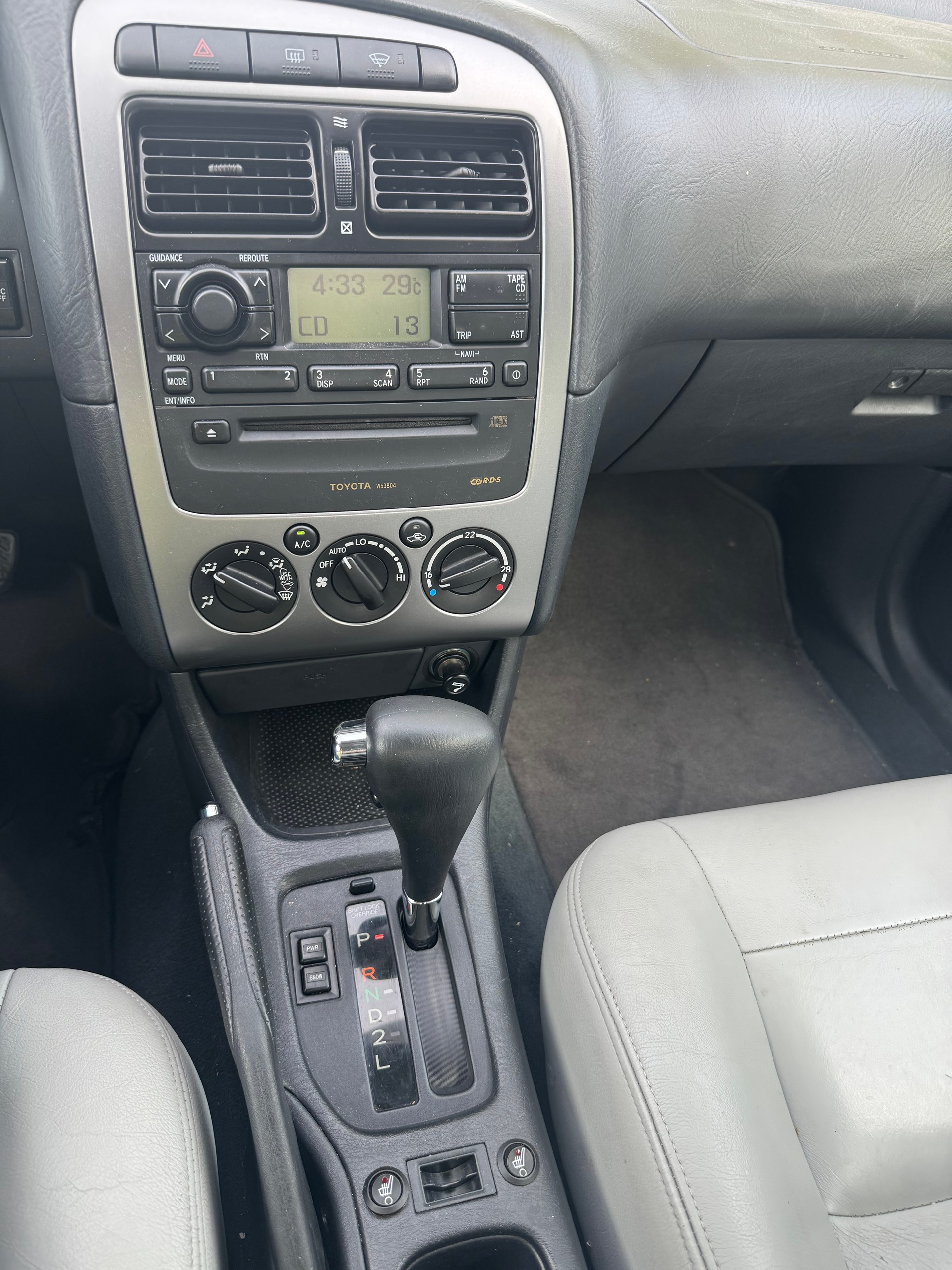 TOYOTA Avensis 2.0 VVT-i Linea Sol Plus Liftback-image-13