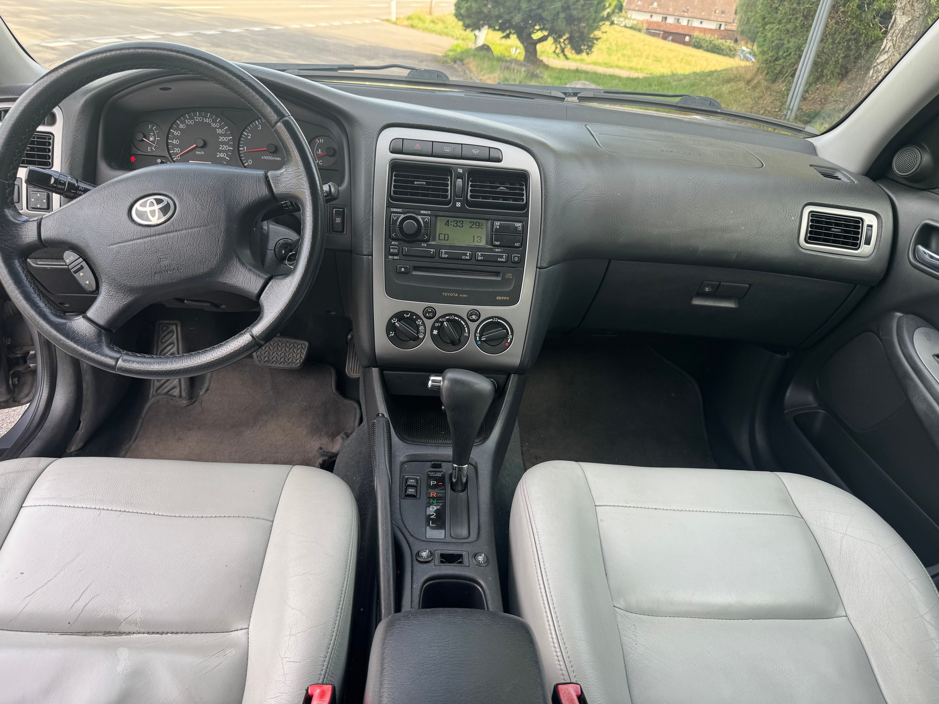 TOYOTA Avensis 2.0 VVT-i Linea Sol Plus Liftback-image-10