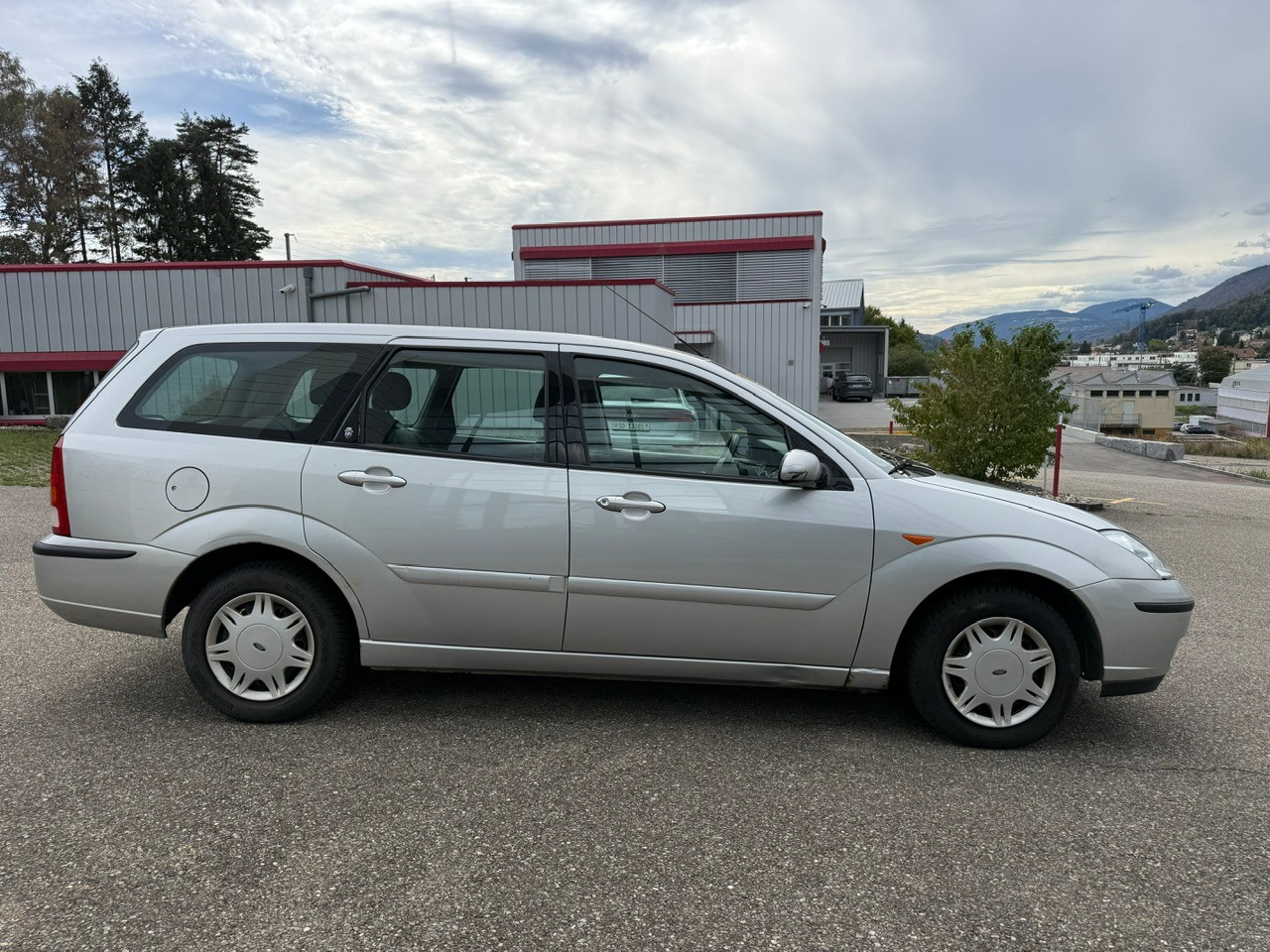 FORD Focus 1.8i 16V Ghia-image-7