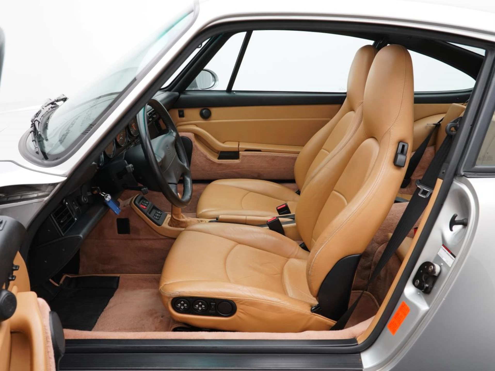 PORSCHE 911 Carrera 4S Coupé-image-4