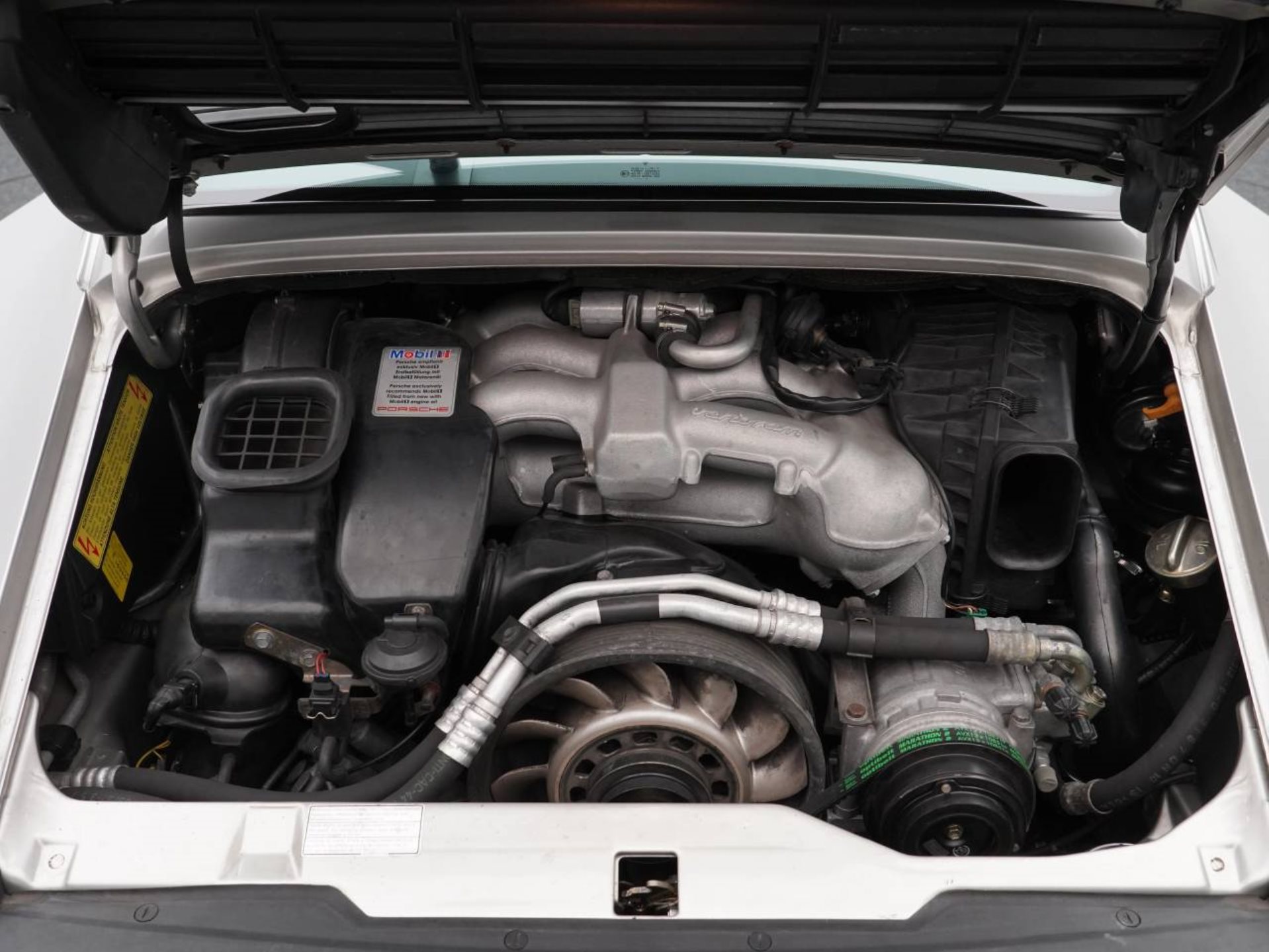 PORSCHE 911 Carrera 4S Coupé-image-30