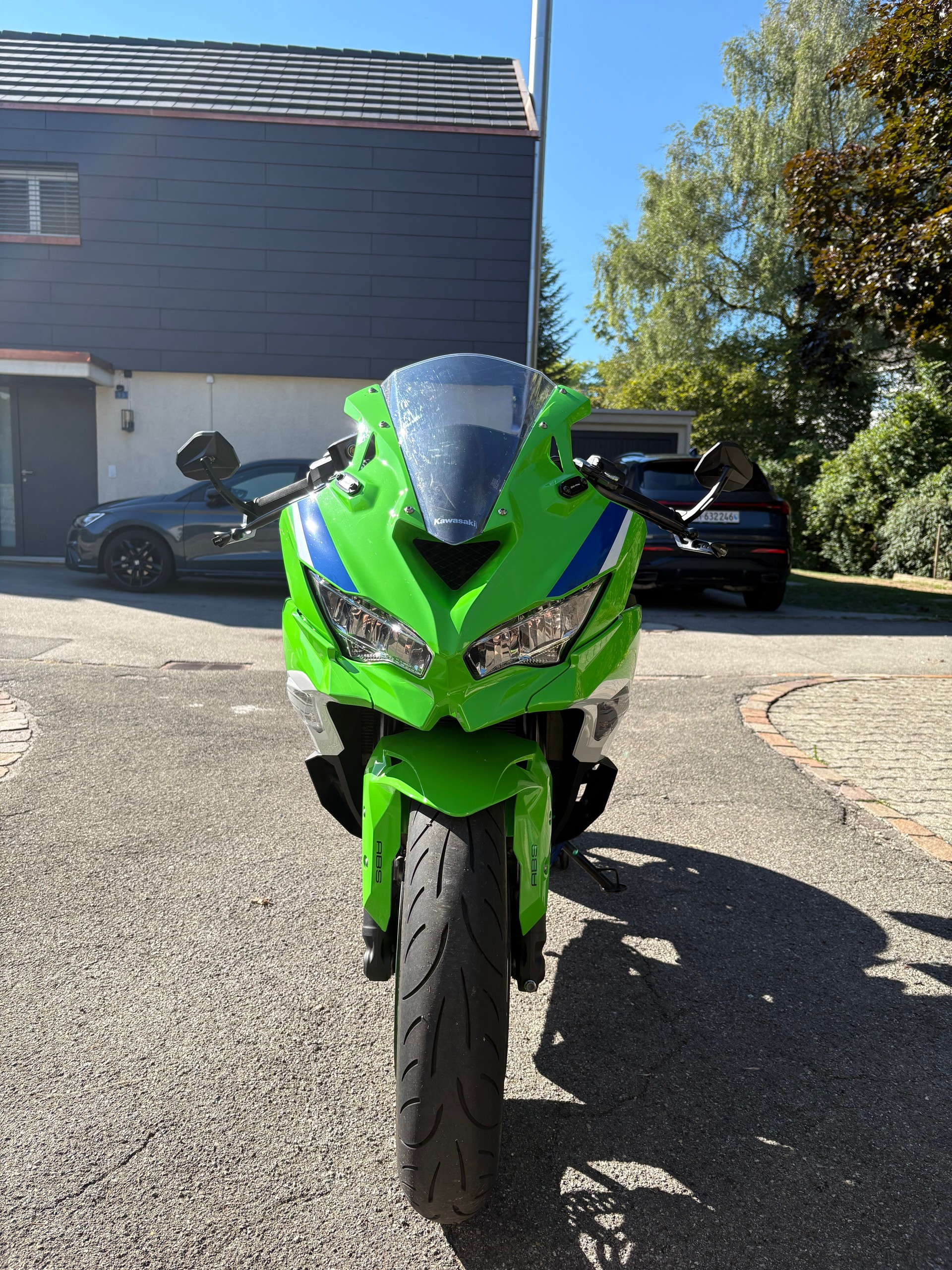 KAWASAKI ZX4RR-image-2