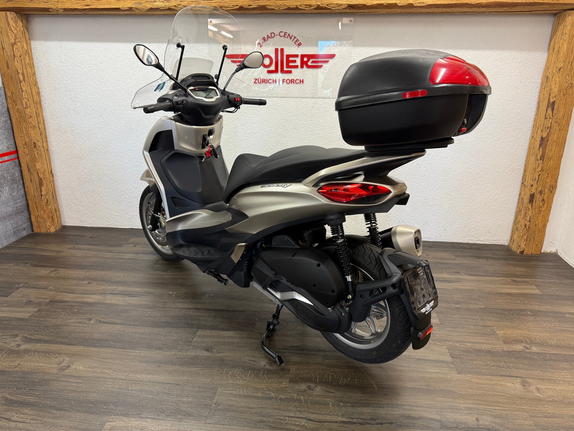 PIAGGIO Beverly 300-image-8
