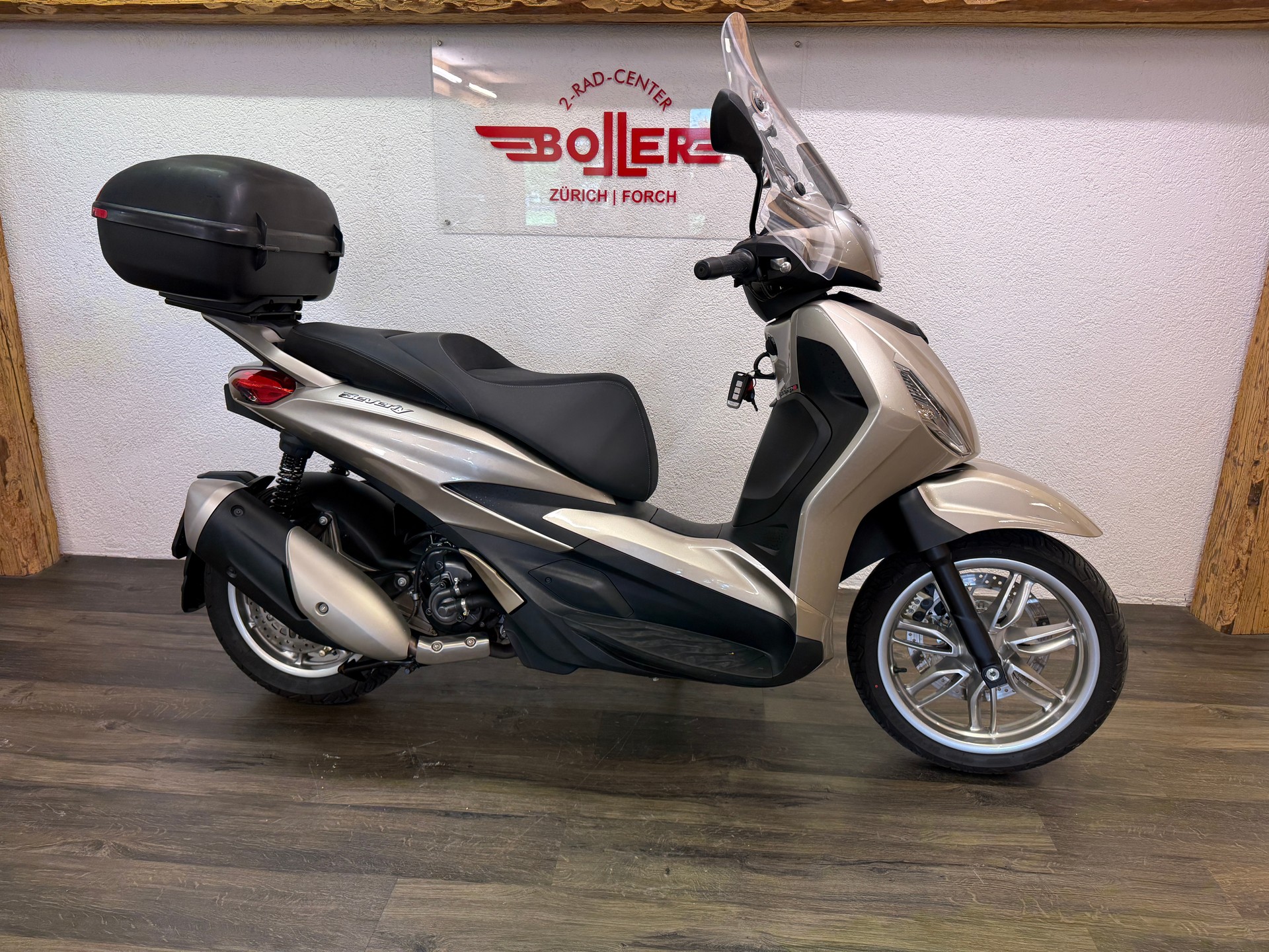 PIAGGIO Beverly 300-image-1