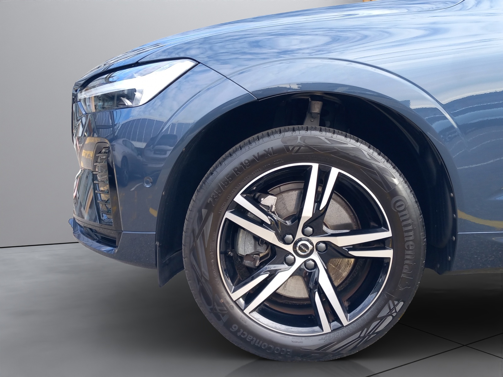 VOLVO XC60 2.0 B5 MH R-Design AWD-image-16