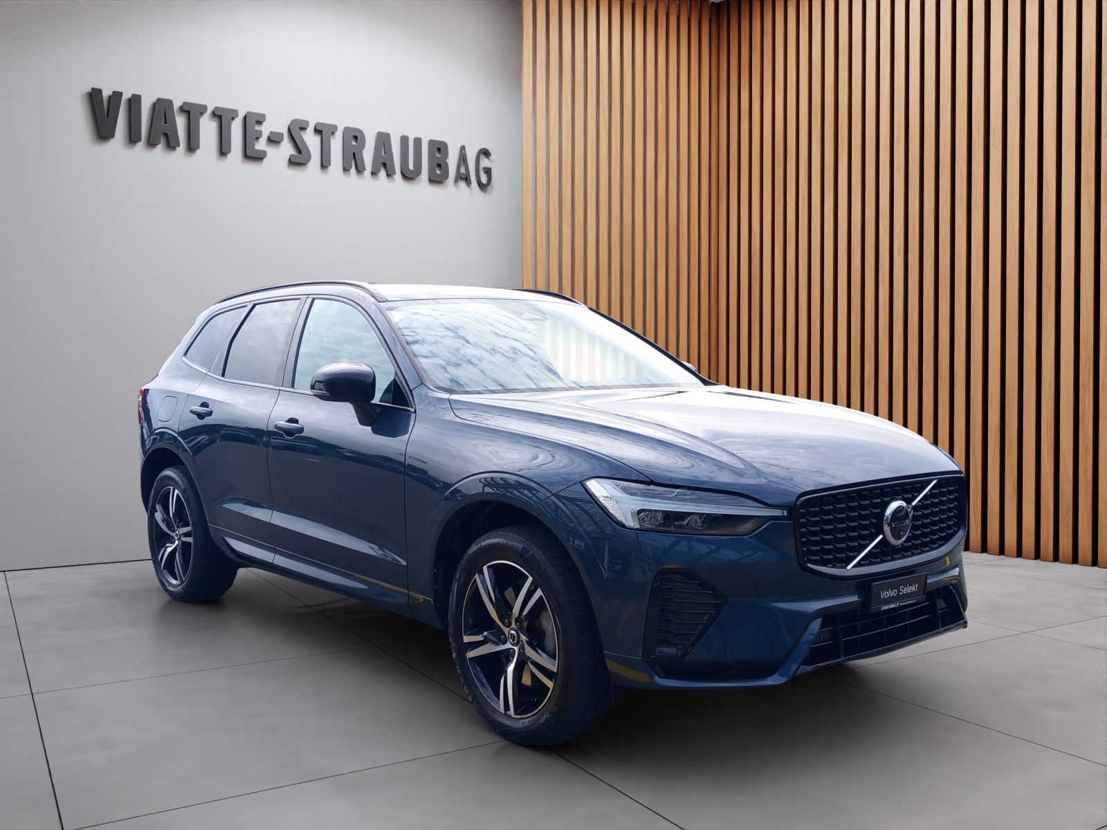 VOLVO XC60 2.0 B5 MH R-Design AWD-image-4