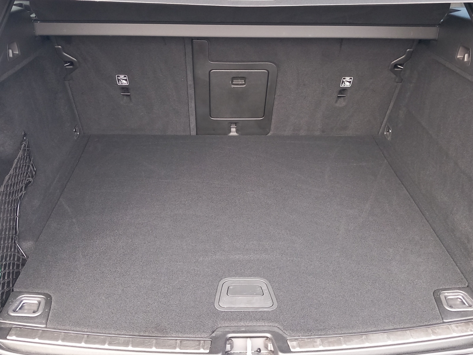 VOLVO XC60 2.0 B5 MH R-Design AWD-image-18