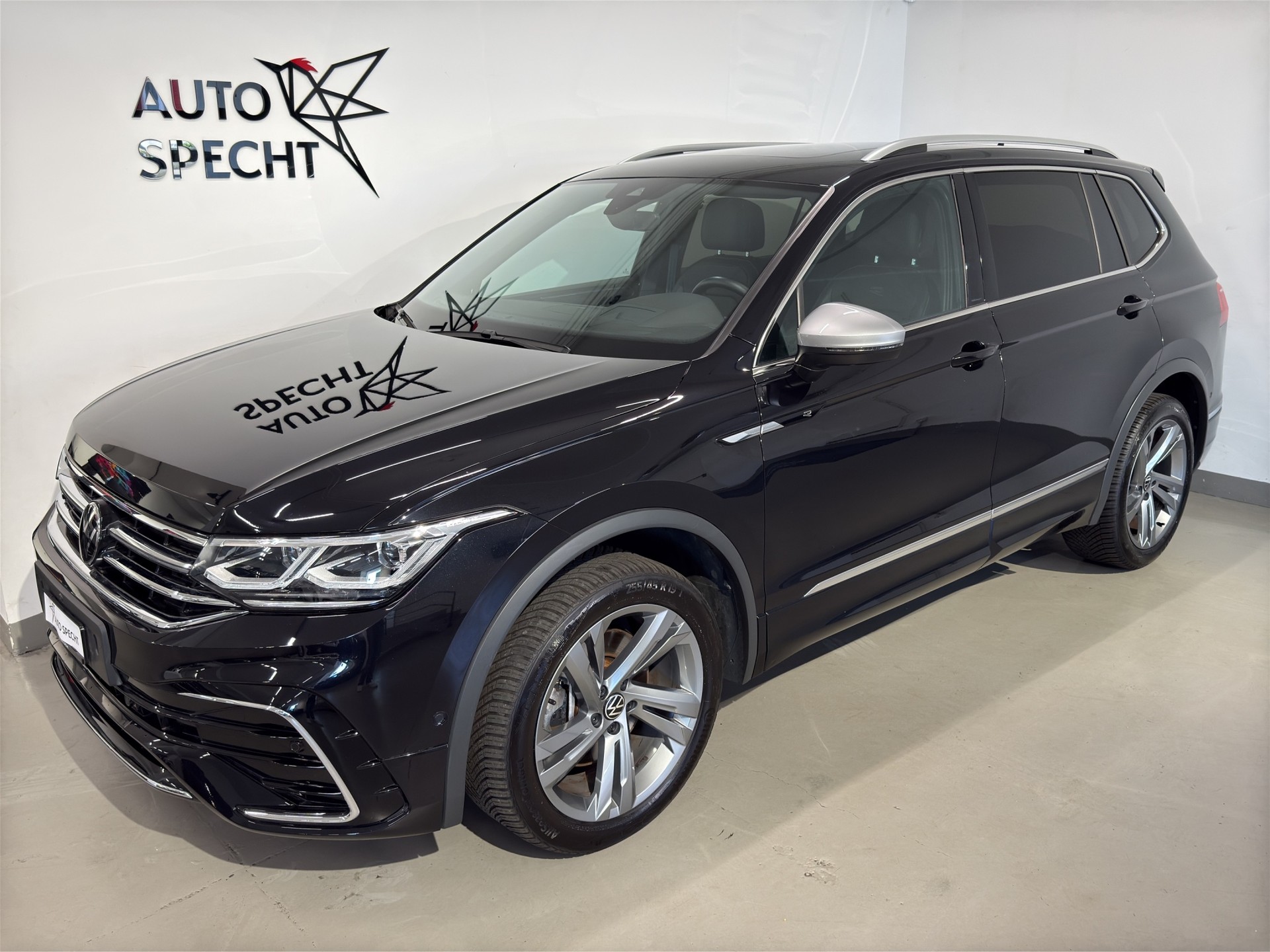 VW Tiguan Allspace 2.0TSI R-Line 4Motion DSG-showroom-element-1