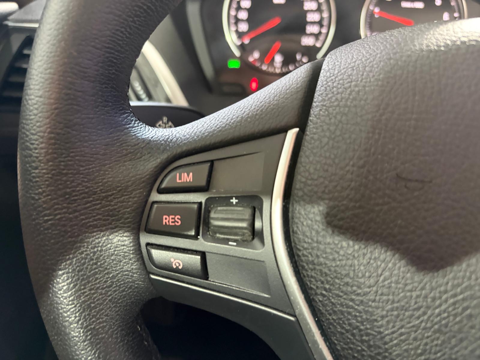 BMW 220i Luxury Line Steptronic - Toit ouvrant-image-17