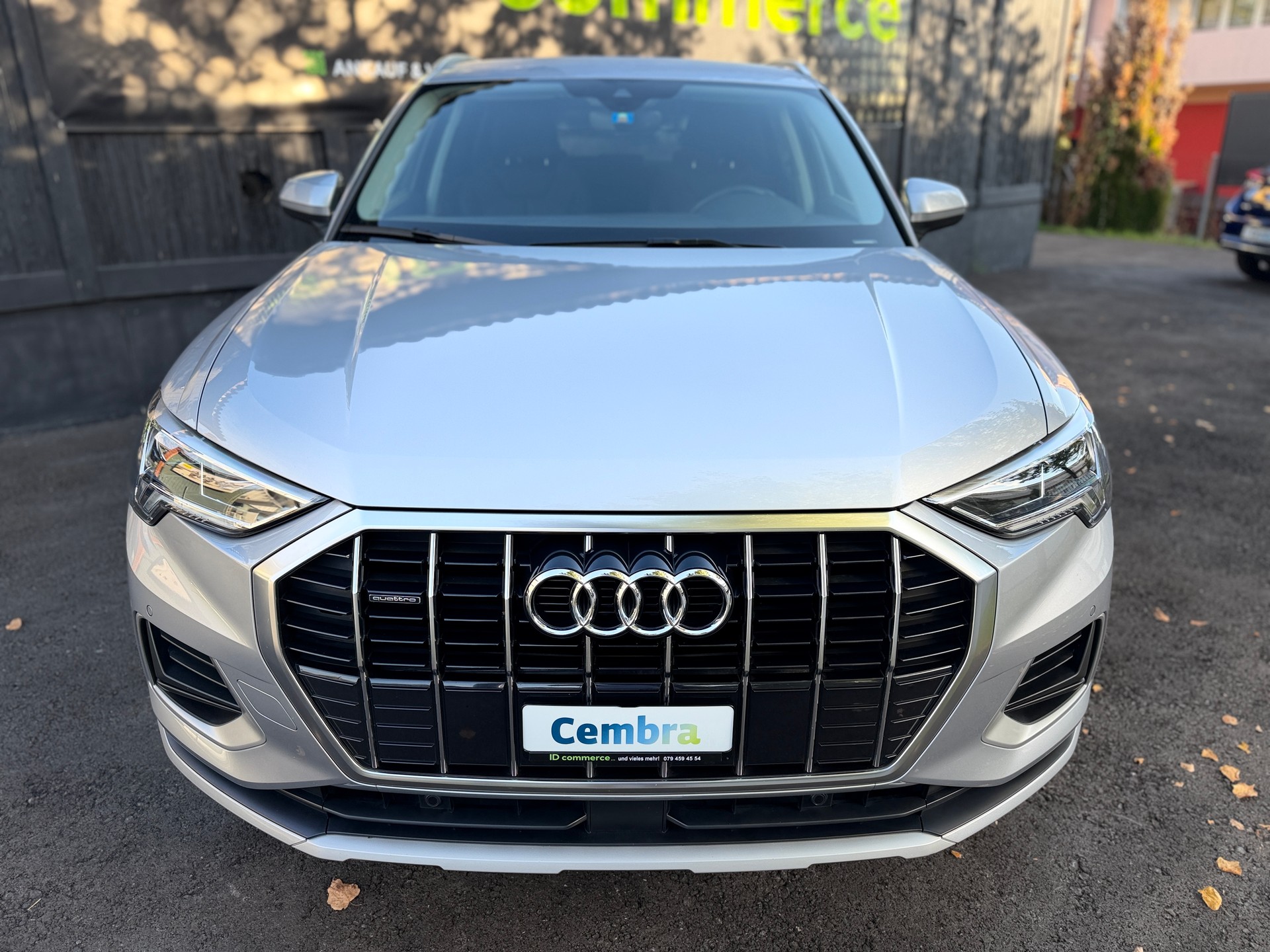 AUDI Q3 40 TFSI S line quattro S-tronic-showroom-element-2