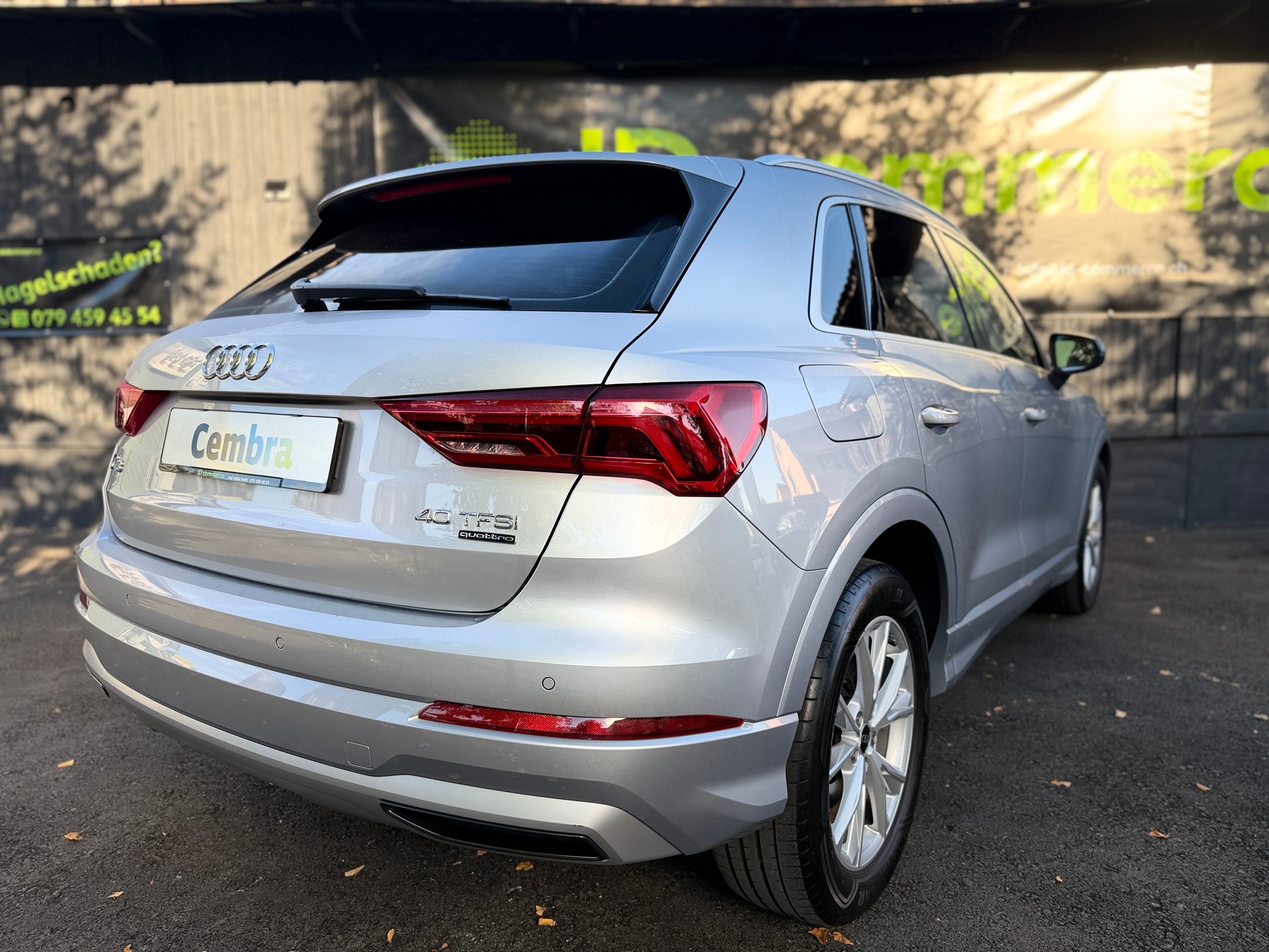 AUDI Q3 40 TFSI S line quattro S-tronic-image-5