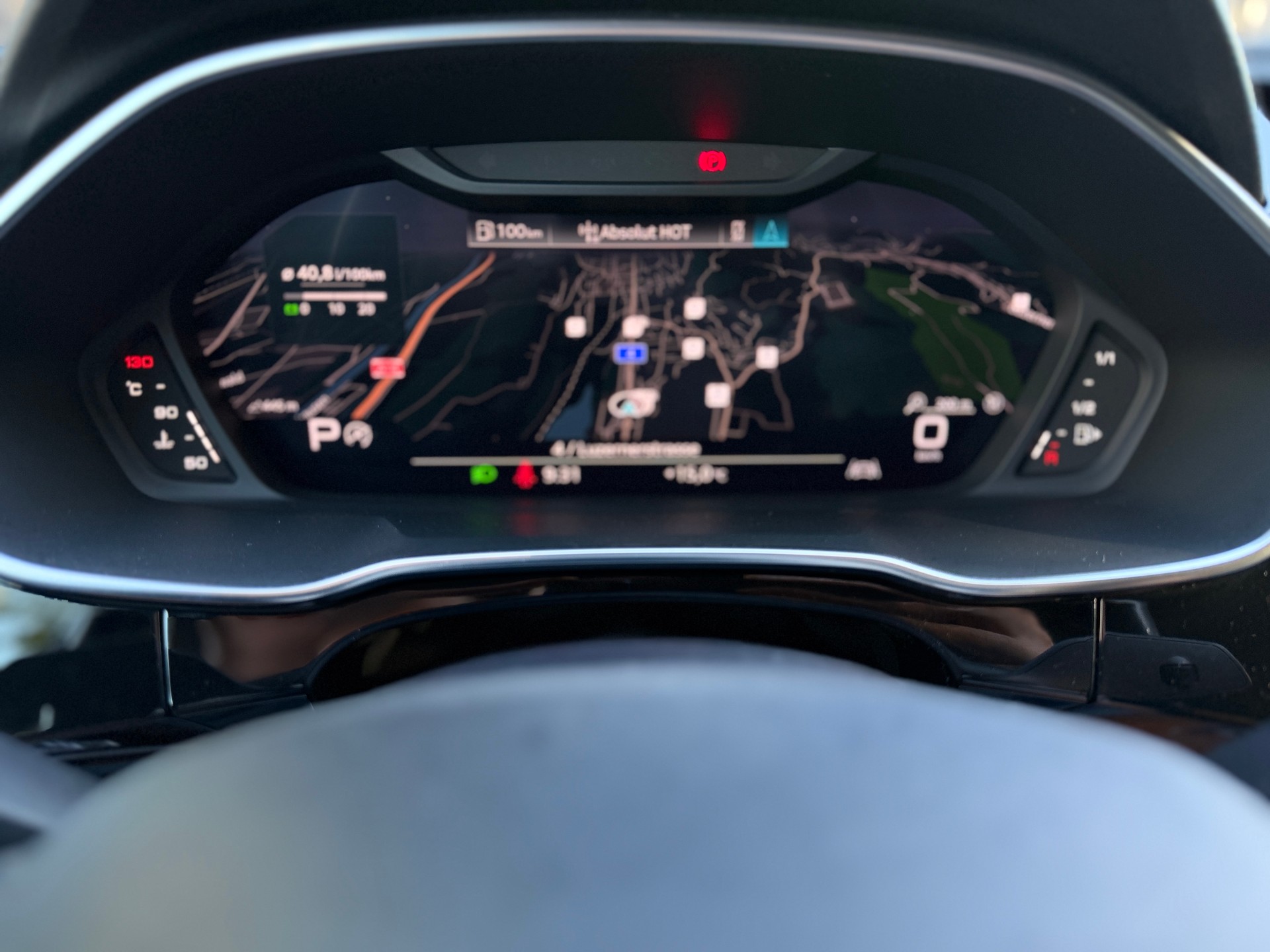 AUDI Q3 40 TFSI S line quattro S-tronic-image-13