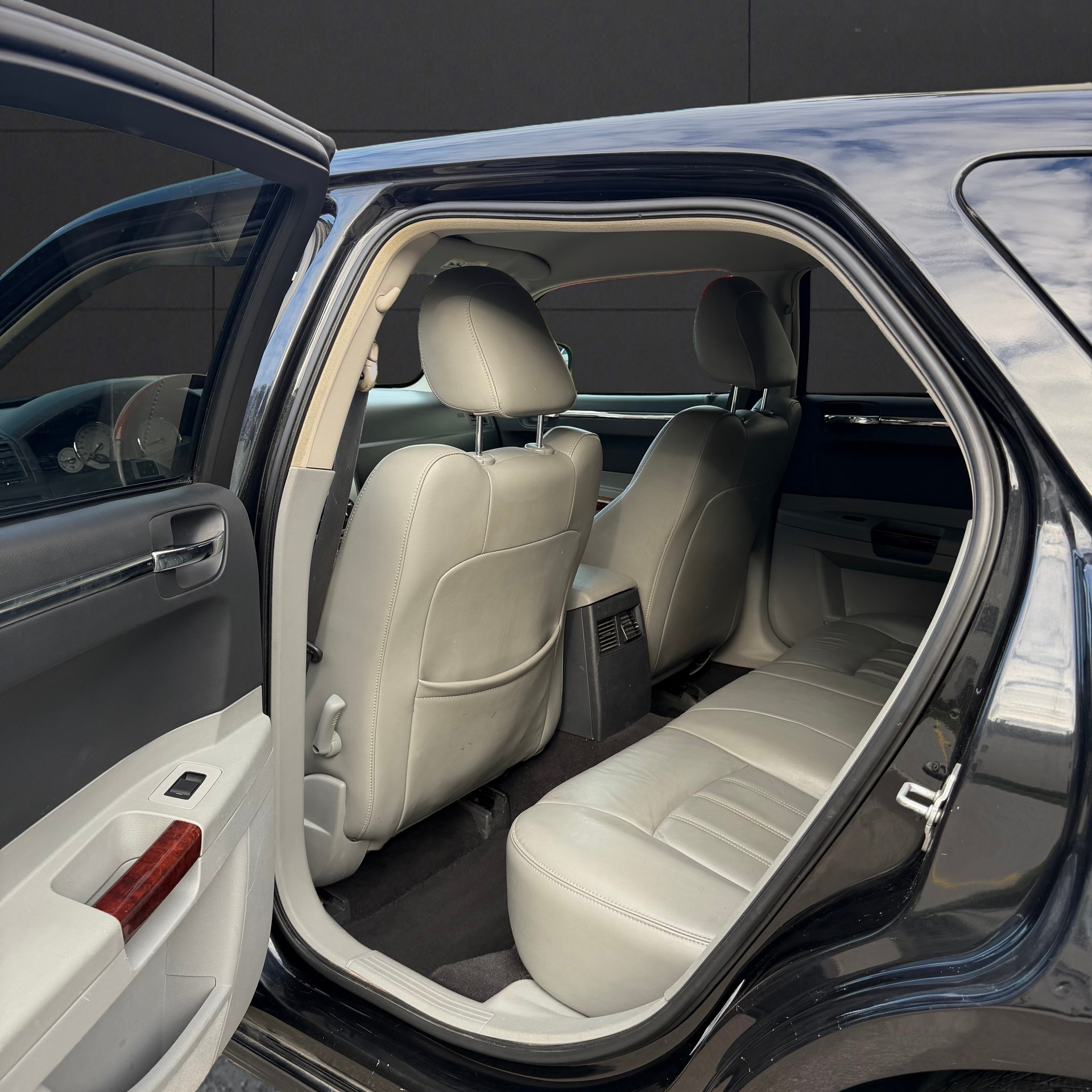 CHRYSLER Touring-image-17