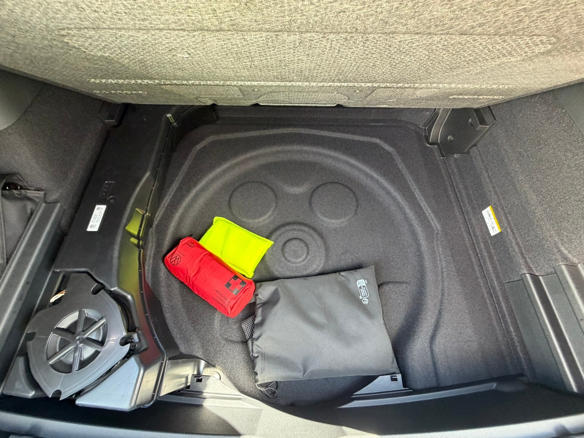 VW Tiguan 2.0 TSI DSG R-Line Plus 4Motion-image-27