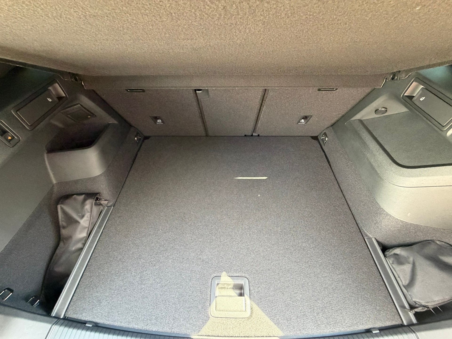 VW Tiguan 2.0 TSI DSG R-Line Plus 4Motion-image-26