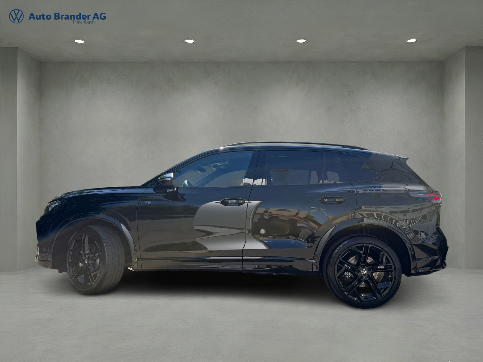 VW Tiguan 2.0 TSI DSG R-Line Plus 4Motion-showroom-element-3