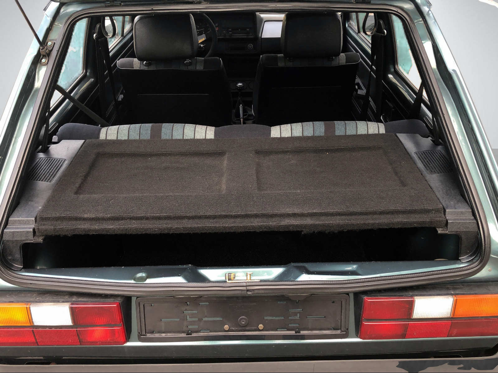VW Golf 1800 GTI-image-10