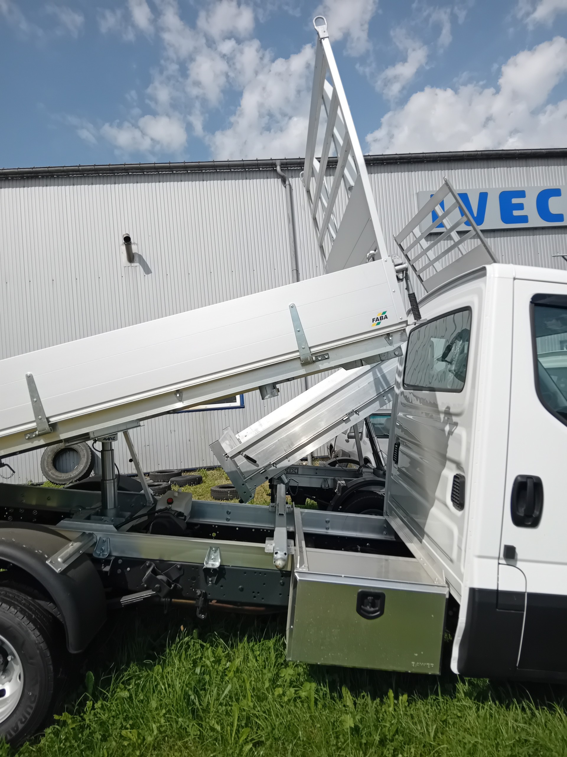 IVECO 35 C 16-image-1