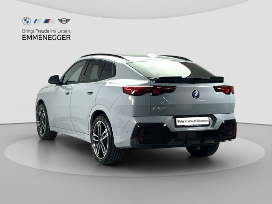 BMW iX2 xDrive 30 M Sport Pro-showroom-element-2