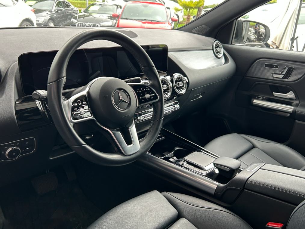 MERCEDES-BENZ GLA 200 4Matic Progressive 8G-DCT-showroom-element-3