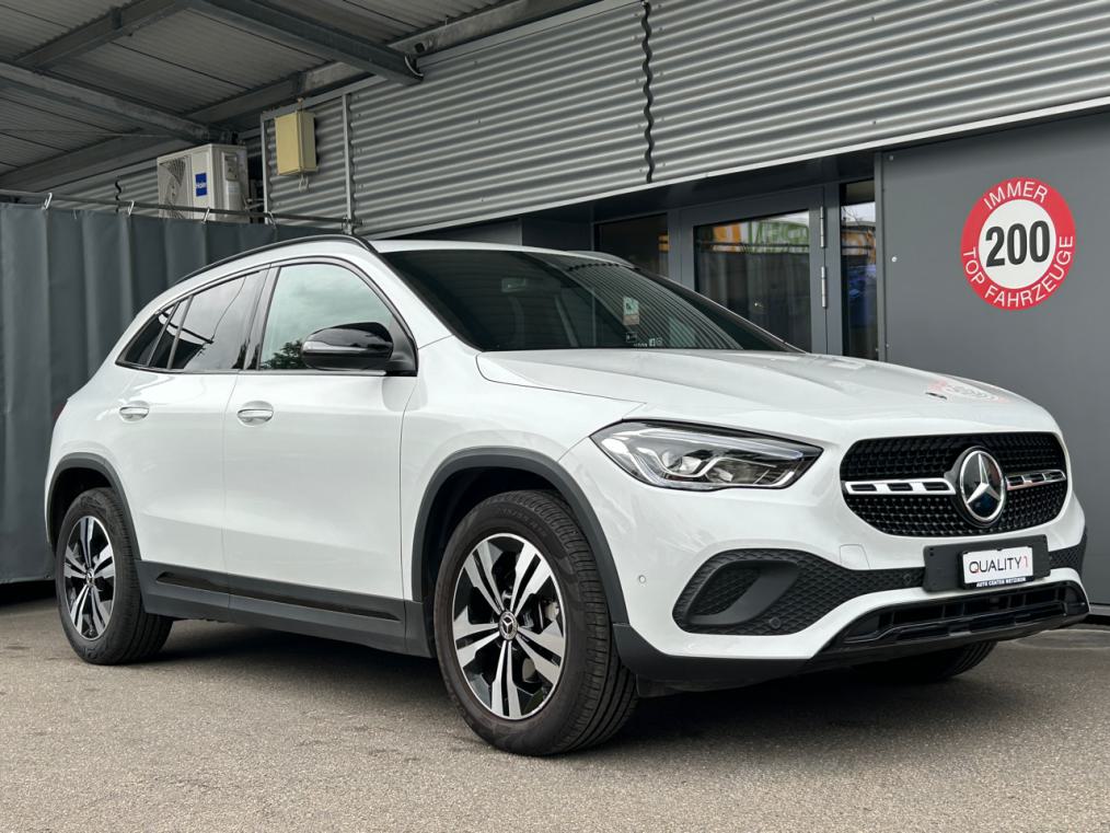 MERCEDES-BENZ GLA 200 4Matic Progressive 8G-DCT-showroom-element-1