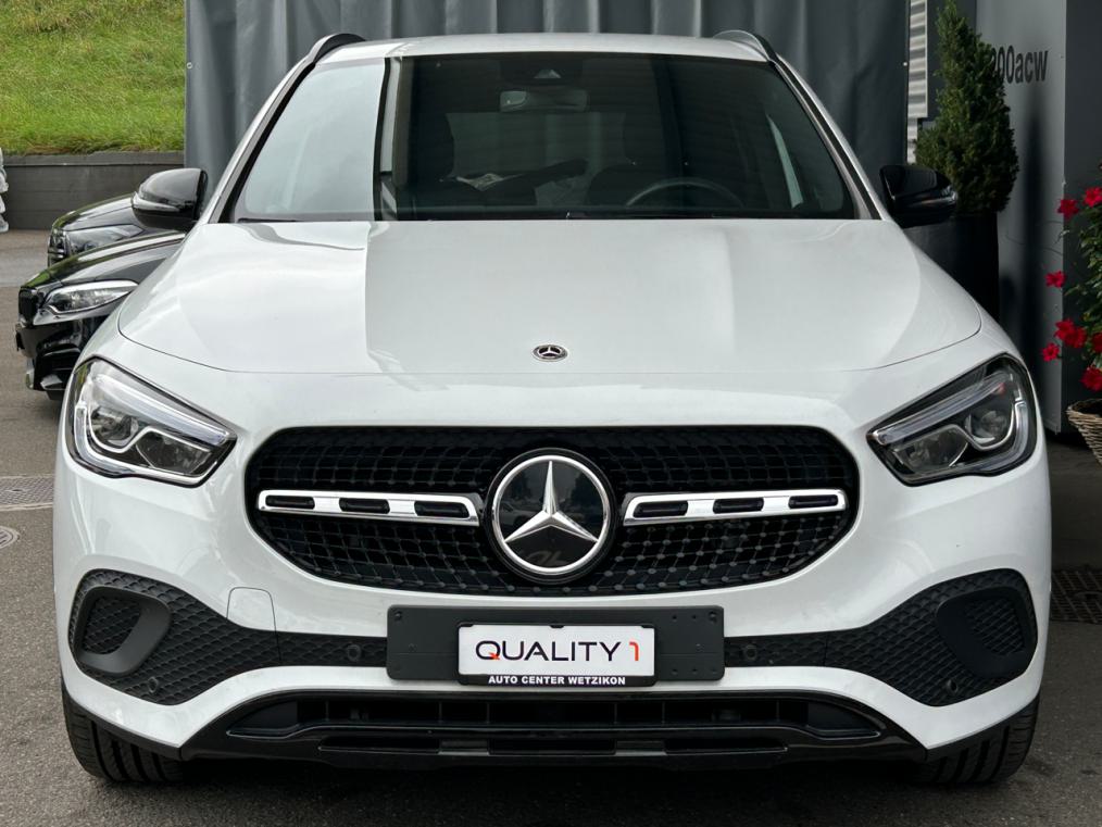 MERCEDES-BENZ GLA 200 4Matic Progressive 8G-DCT