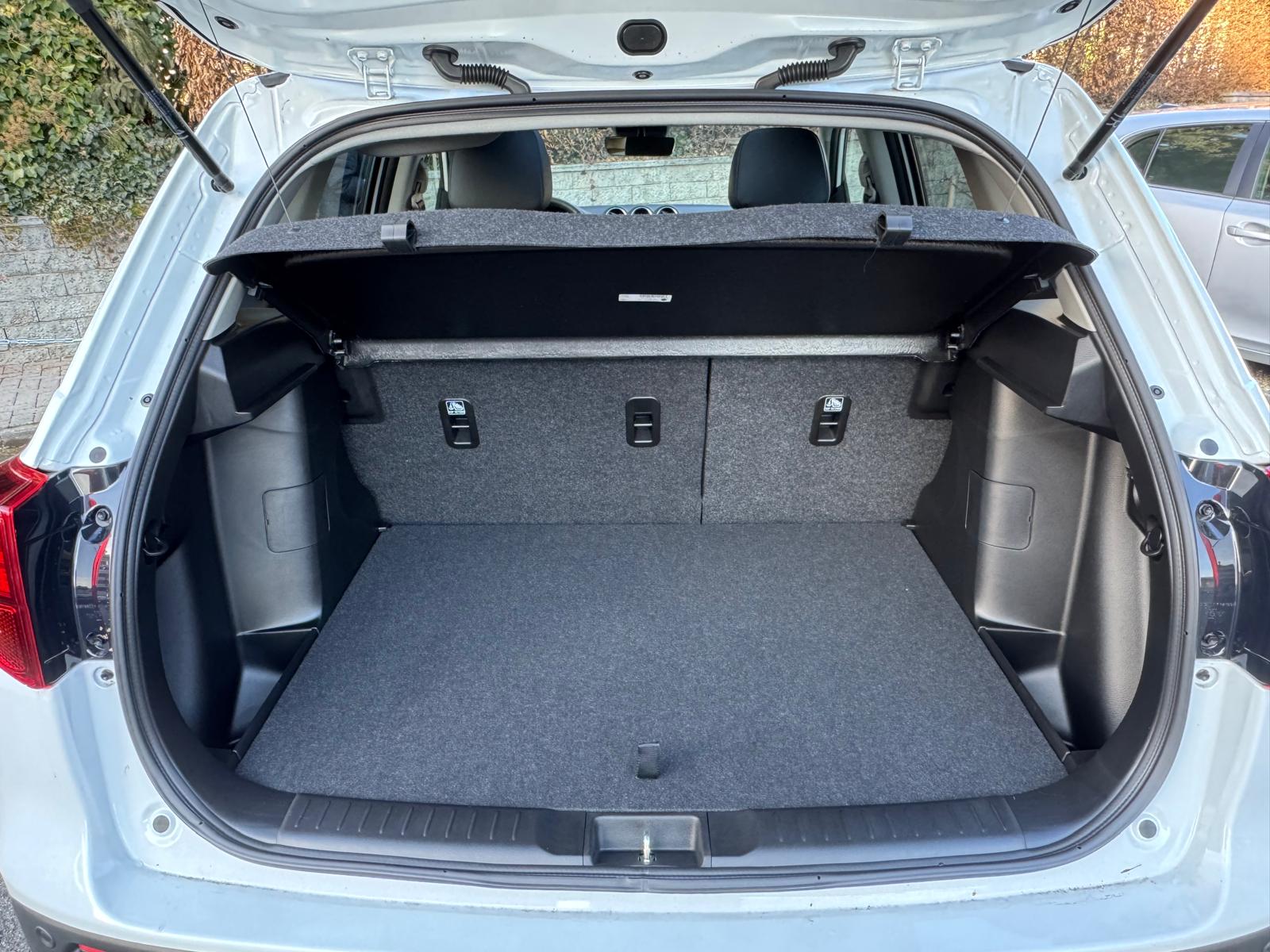 SUZUKI Vitara 1.4 Boosterjet Compact Top 4x4 Hybrid Automatic-image-4