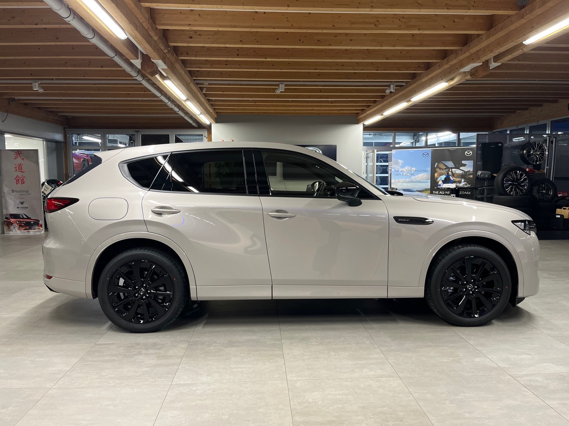 MAZDA CX-60 e-Skyactiv PHEV 327 AWD Homura-image-3
