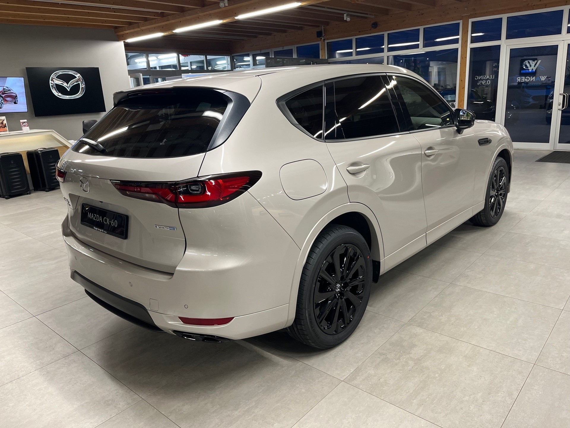 MAZDA CX-60 e-Skyactiv PHEV 327 AWD Homura-image-4