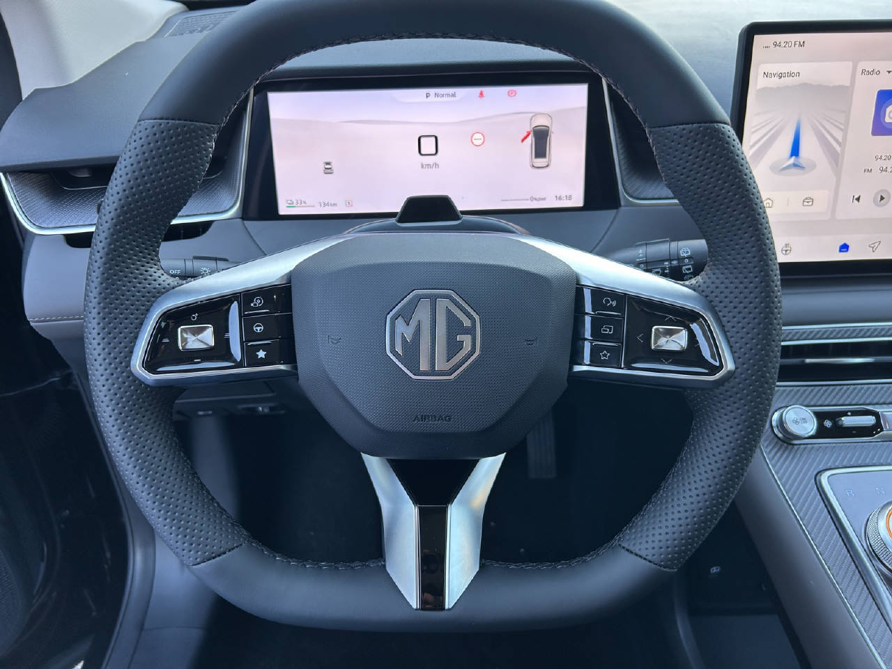 MG S6 EV 77 kWh Luxury 4WD-image-4