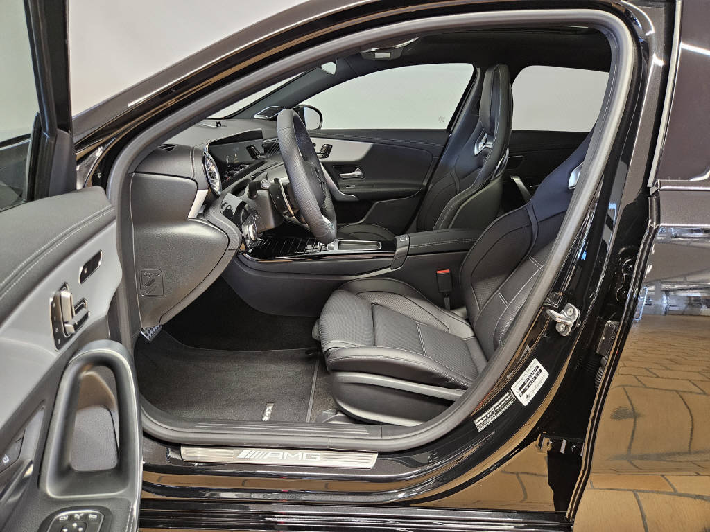 MERCEDES-BENZ A 45 S AMG 4matic+-image-6