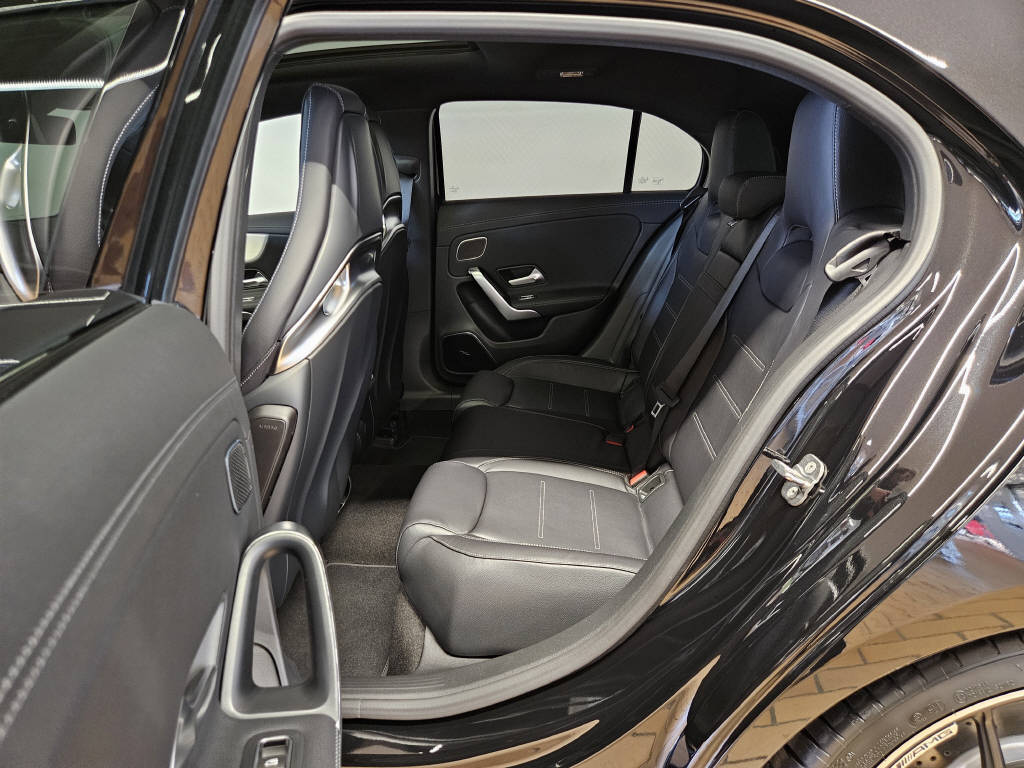 MERCEDES-BENZ A 45 S AMG 4matic+-image-12