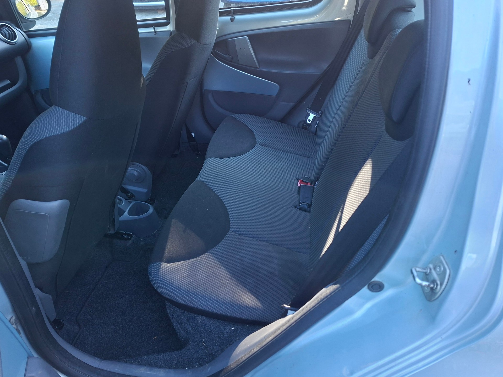 TOYOTA Aygo 1.0 Linea Terra-image-9