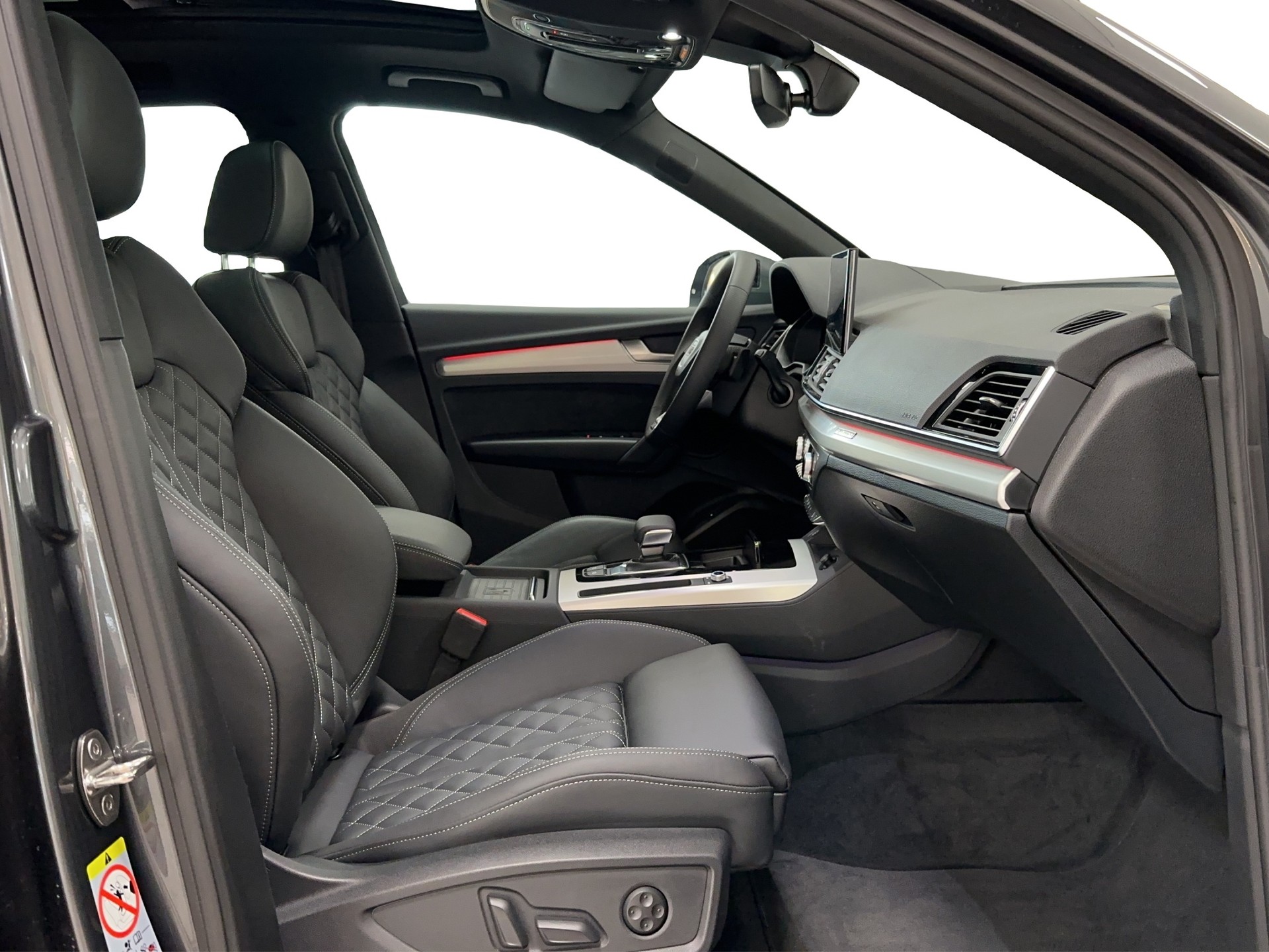 AUDI Q5 45 TFSI S-line quattro S-tronic-image-6