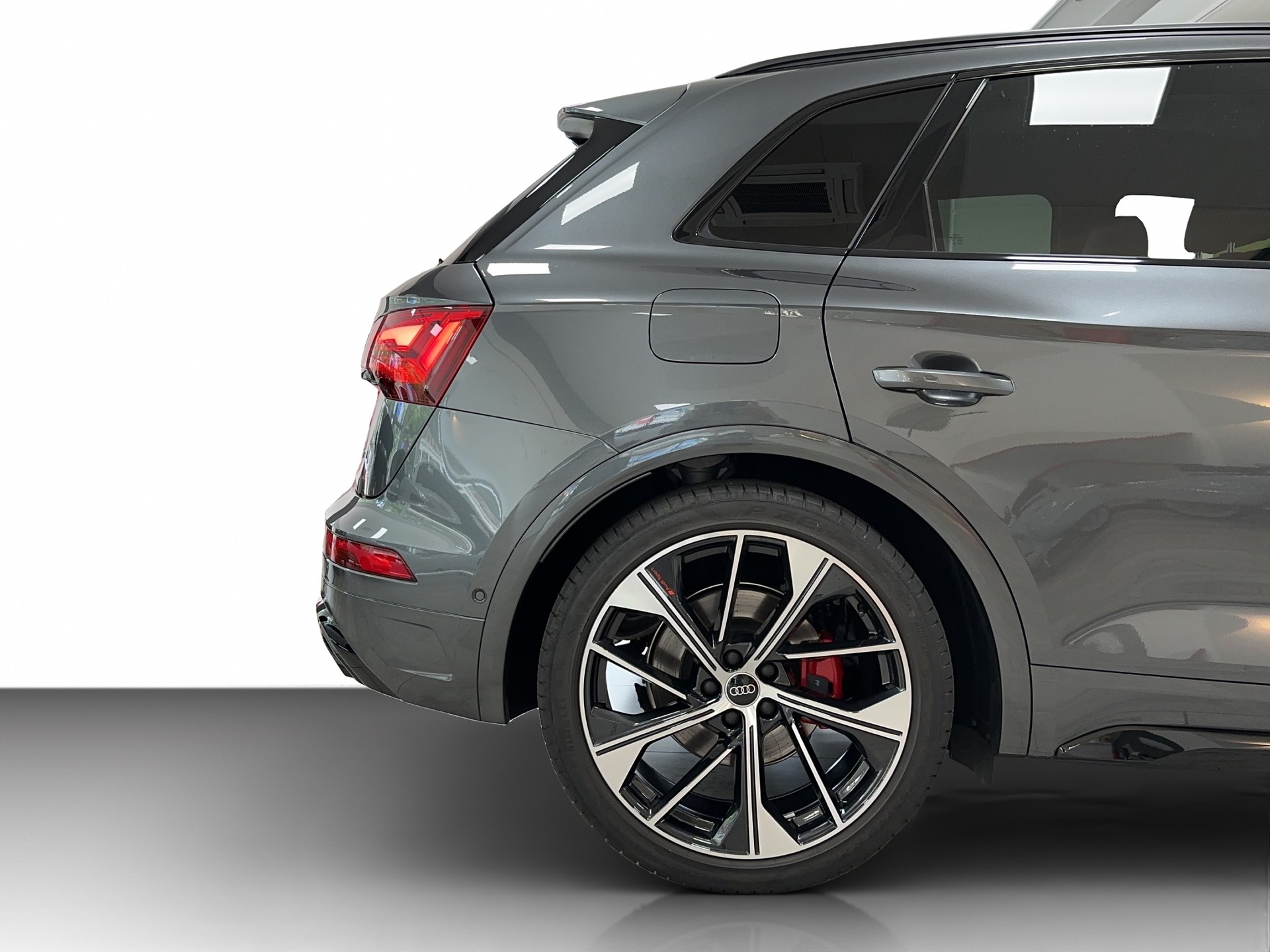 AUDI Q5 45 TFSI S-line quattro S-tronic-image-10