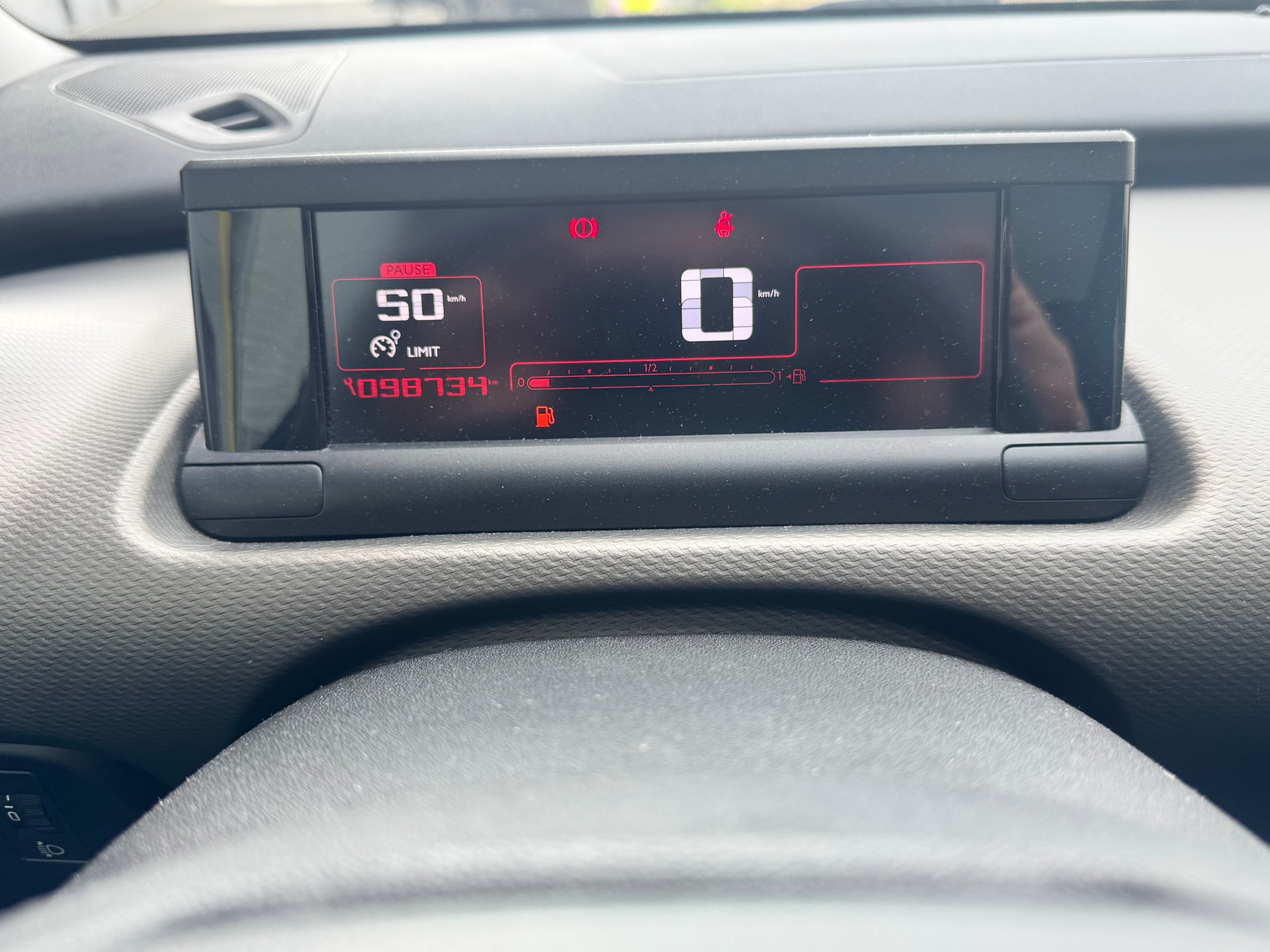 CITROEN C4 Cactus 1.2 VTi Shine Edition-image-4