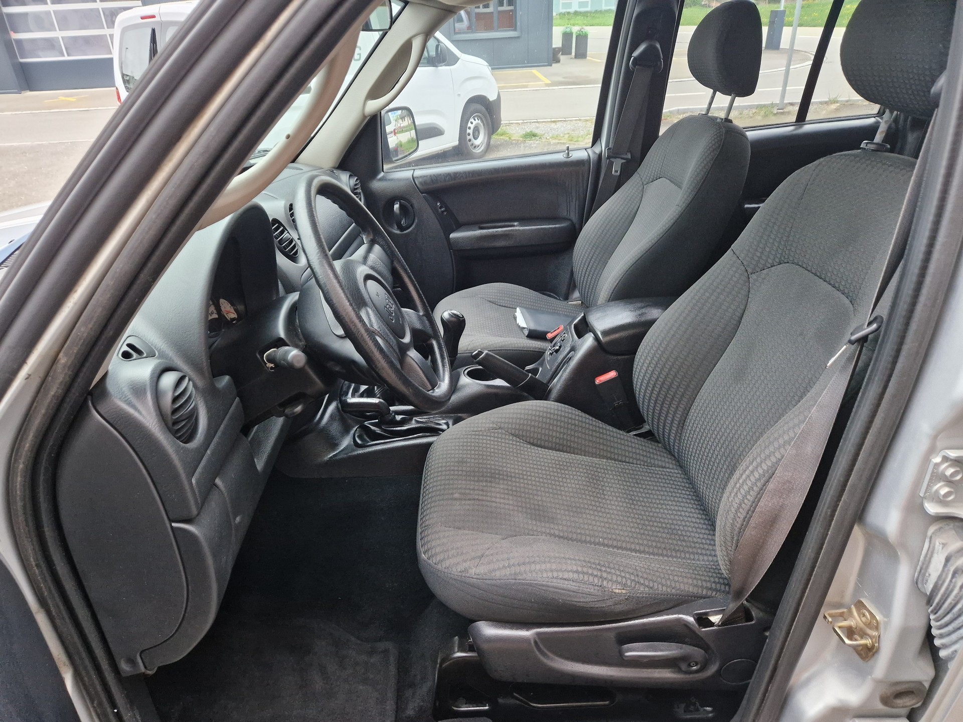 JEEP Cherokee 2.4 Sport-image-7